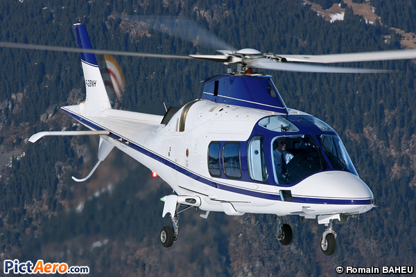 Agusta A-109S Grand (Skycam Hélicoptères)