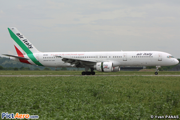 Boeing 757-230 (Air Italy)