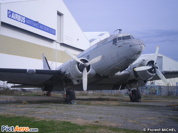 Douglas C-47A Skytrain  (Ailes Anciennes Toulouse)