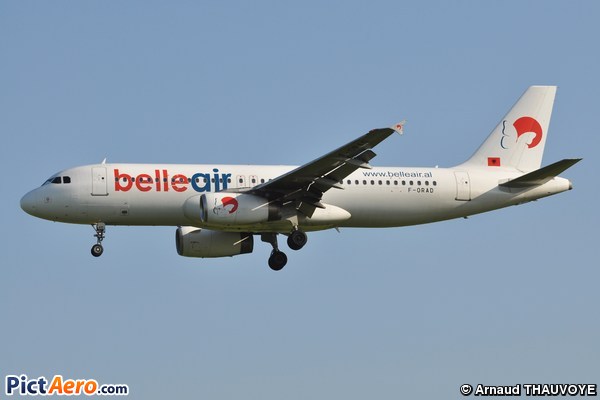Airbus A320-233 (Belle Air)