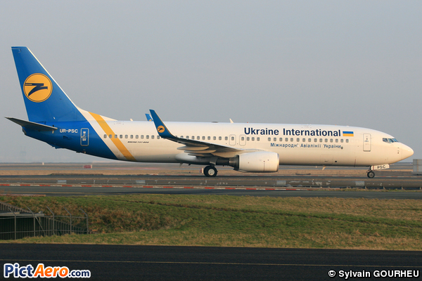 Boeing 737-8HX/WL (Ukraine International Airlines)