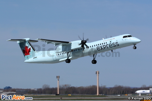 De Havilland Canada DHC-8-402Q Dash 8 (Sky Regional Airlines)