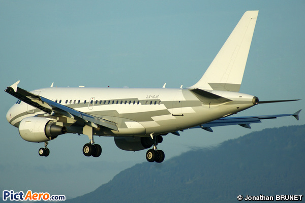 Airbus A318-112/CJ Elite (Global Jet Luxembourg)