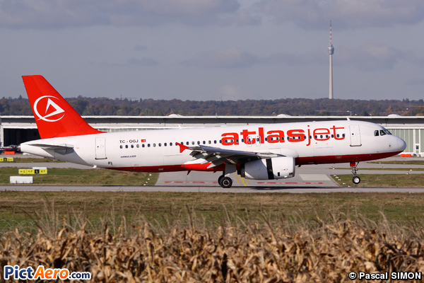Airbus A320-232 (AtlasJet International Airways)