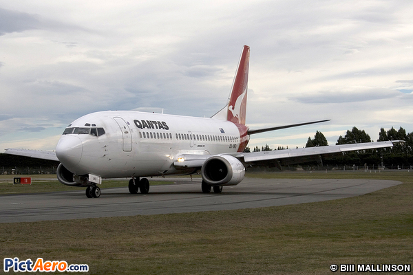 Boeing 737-376 (Qantas)
