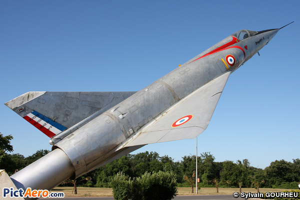 Dassault Mirage IIIT (France - Air Force)