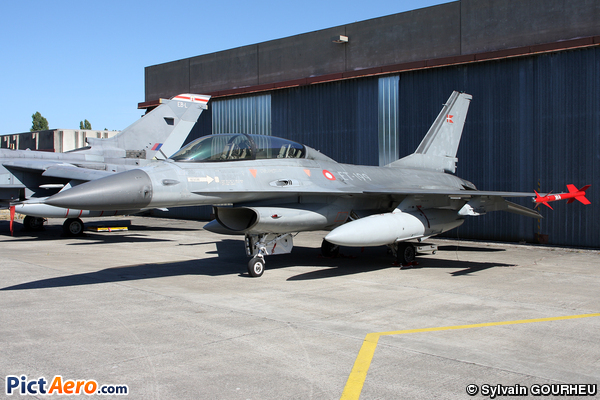 General Dynamics F-16B Fighting Falcon (Denmark - Air Force)
