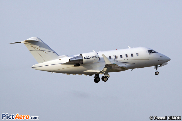 Canadair CL-600-2B16 Challenger 605 (TAG Aviation )