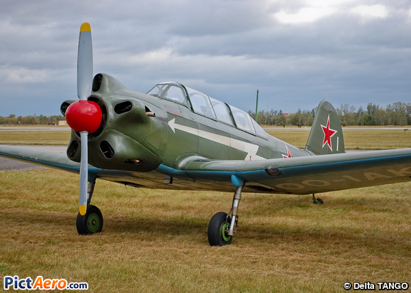 Yakovlev Yak-18 (Nanchang CJ-5) (Private / Privé)