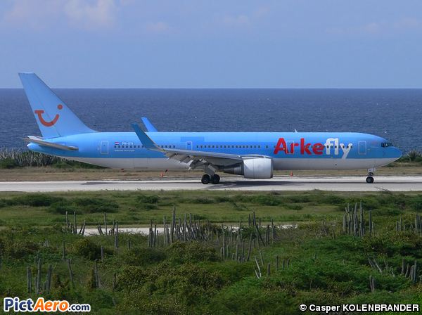 Boeing 767-304/ER (ArkeFly)