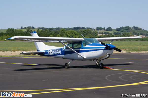 Cessna 182R Skylane II (Aeroclub de Sembas)