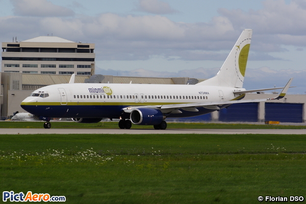 Boeing 737-8Q8 (International Lease Finance Corporation)