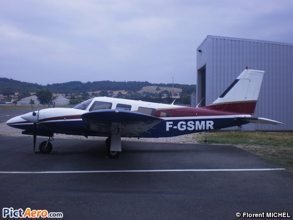 Piper PA-34-200T Seneca II (Aero Sotravia)