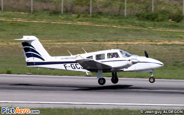 Piper PA-44 Seminole (Aéropyrénées)