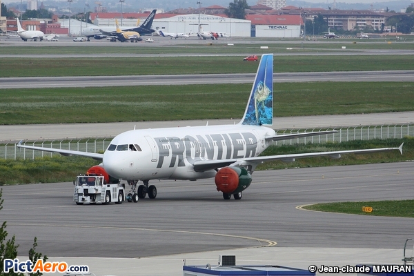 Airbus A320-212 (Frontier Airlines)
