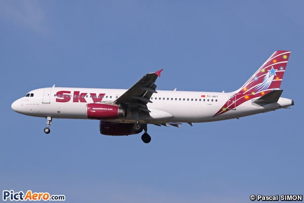 Airbus A320-232 (Sky Airlines)