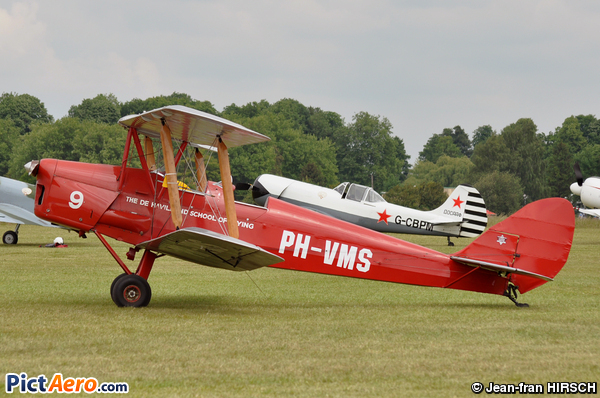 De Havilland DH-82A Tiger Moth (Private / Privé)