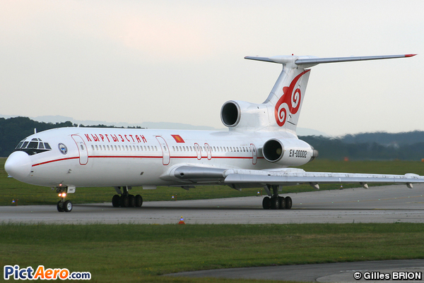 Tupolev Tu-154M (Air Manas)