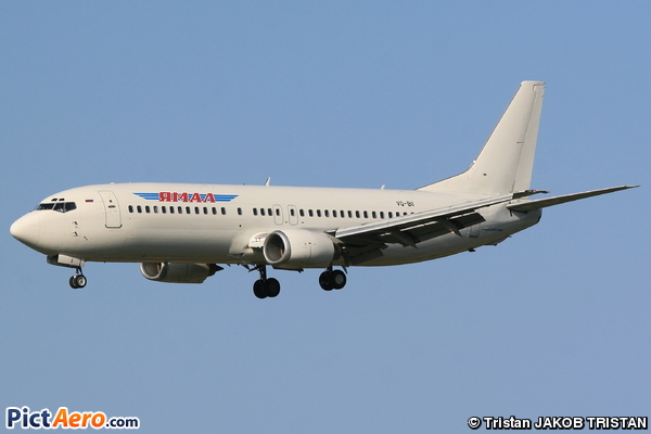 Boeing 737-48E (Yamal Airlines)