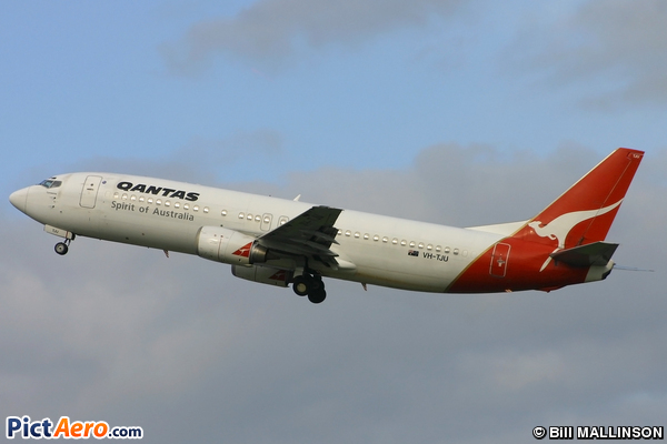 Boeing 737-476 (Qantas)