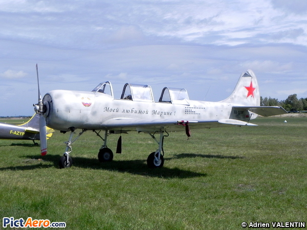 Yakovlev Yak-52 (YAK Air Team)