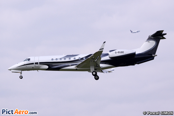 Embraer ERJ-135 BJ Legacy (London Executive Aviation)