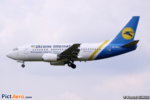 Boeing 737-55D (Ukraine International Airlines)