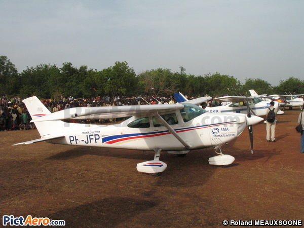 Cessna 182Q Skylane II (Aéroclub Renault)