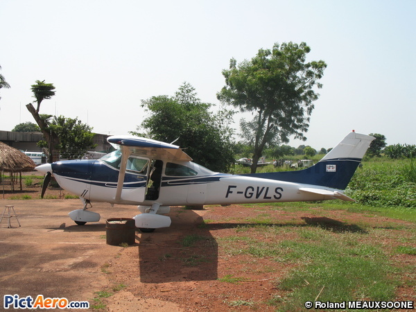 Cessna 182 R (Aéroclub de Bordeaux)