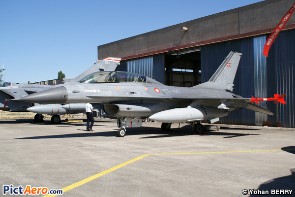 General Dynamics F-16B Fighting Falcon (Denmark - Air Force)