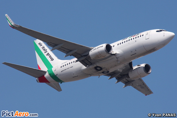 Boeing 737-73V (Air Italy)