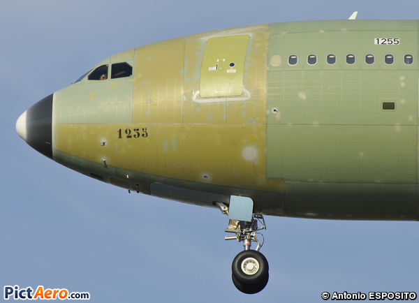 Airbus A330-343E (Hong Kong Airlines)
