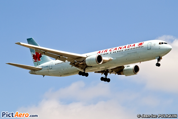 Boeing 767-38E/ER (Air Canada Rouge)