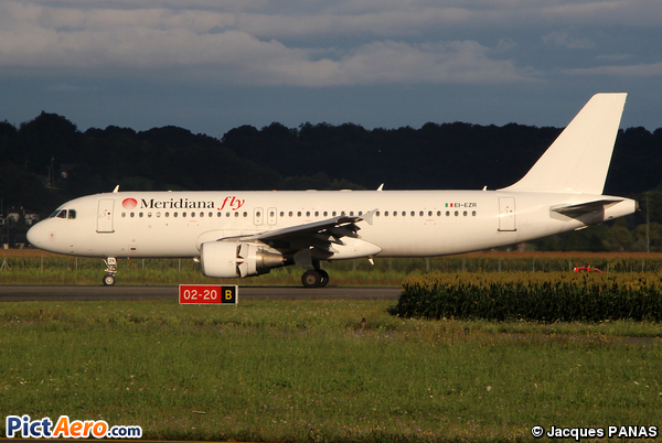 Airbus A320-214 (Meridiana Fly)