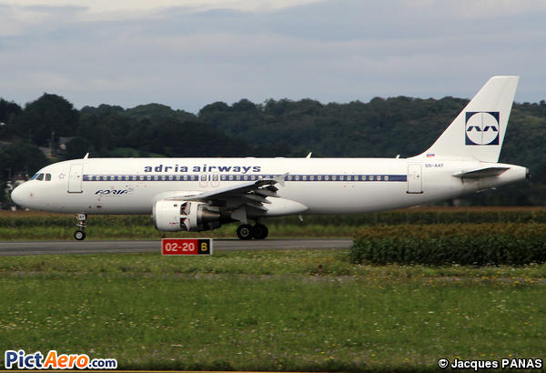 Airbus A320-211 (Adria Airways)