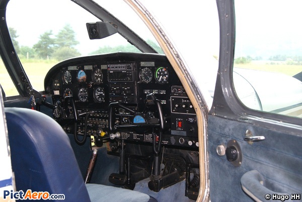 Piper PA-28-181 Archer III (Aéroclub du Livradois Forez - Ambert)