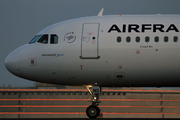 Airbus A320-214