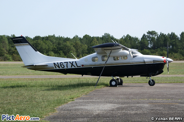 Cessna P210N Pressurized Centurion II (Private / Privé)