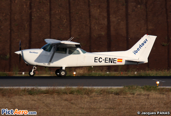 Cessna 172N Skyhawk (Ibertour)