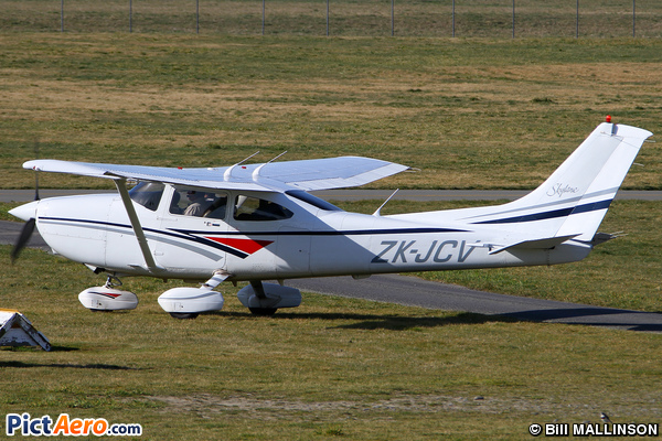 Cessna 182 S (North Shore Aero Club)