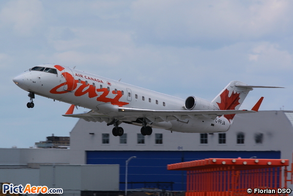 Canadair CL-600-2B19 Regional Jet CRJ-200ER (JAZZ Aviation LP)