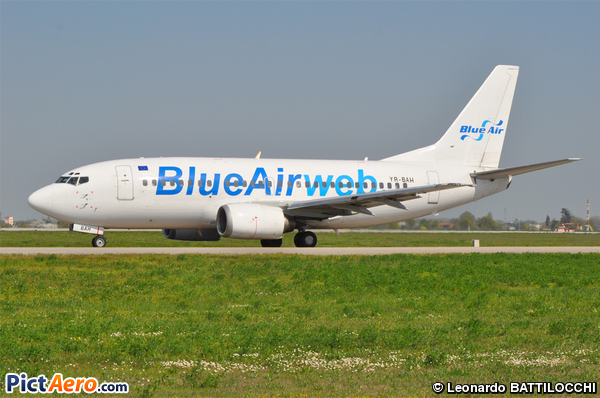 Boeing 737-505 (Blue Air)