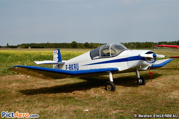 Jodel D-112 Club (Association pour la Sauvegarde du Patrimoine Aéronautique Niortais)