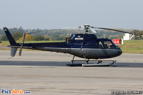 Aérospatiale AS-350 B Ecureuil (Bretagne Hélicoptères)