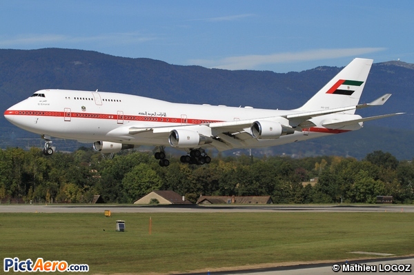 Boeing 747-48E (United Arab Emirates - Abu Dhabi Amiri Flight)