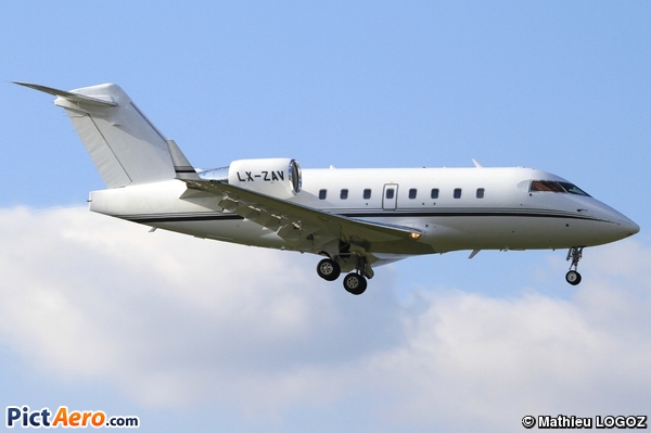 Canadair CL-600-2B16 Challenger 604 (Global Jet Luxembourg)