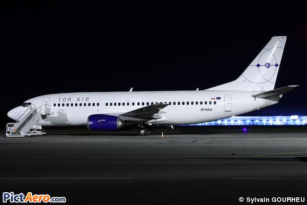 Boeing 737-322 (FlyLAL Charter)