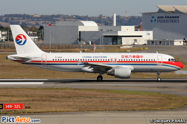 Airbus A320-214 (China Eastern Airlines)