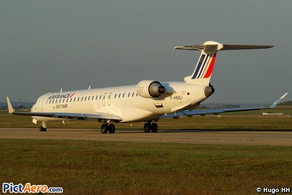 Canadair CL-600-2E25 Regional Jet CRJ-1000 (Brit Air)