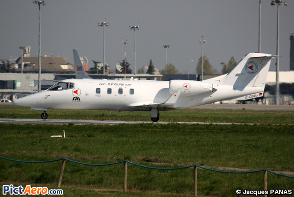 Learjet 55 (Flight Ambulance International - FAI)